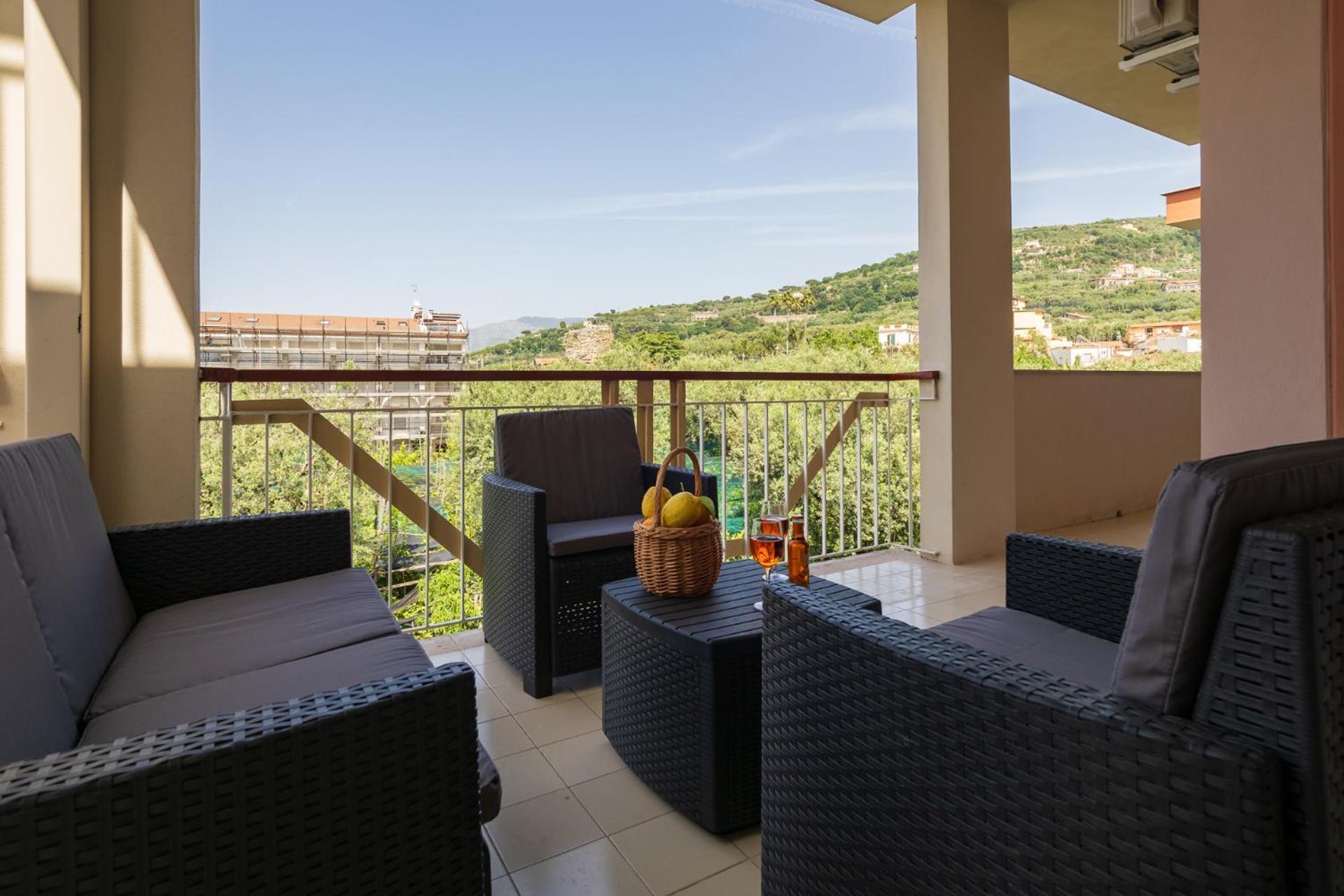 Nonno Angelo - 4 Bedrooms With Free Parking & Seaview Balcony Sorrento Exterior photo