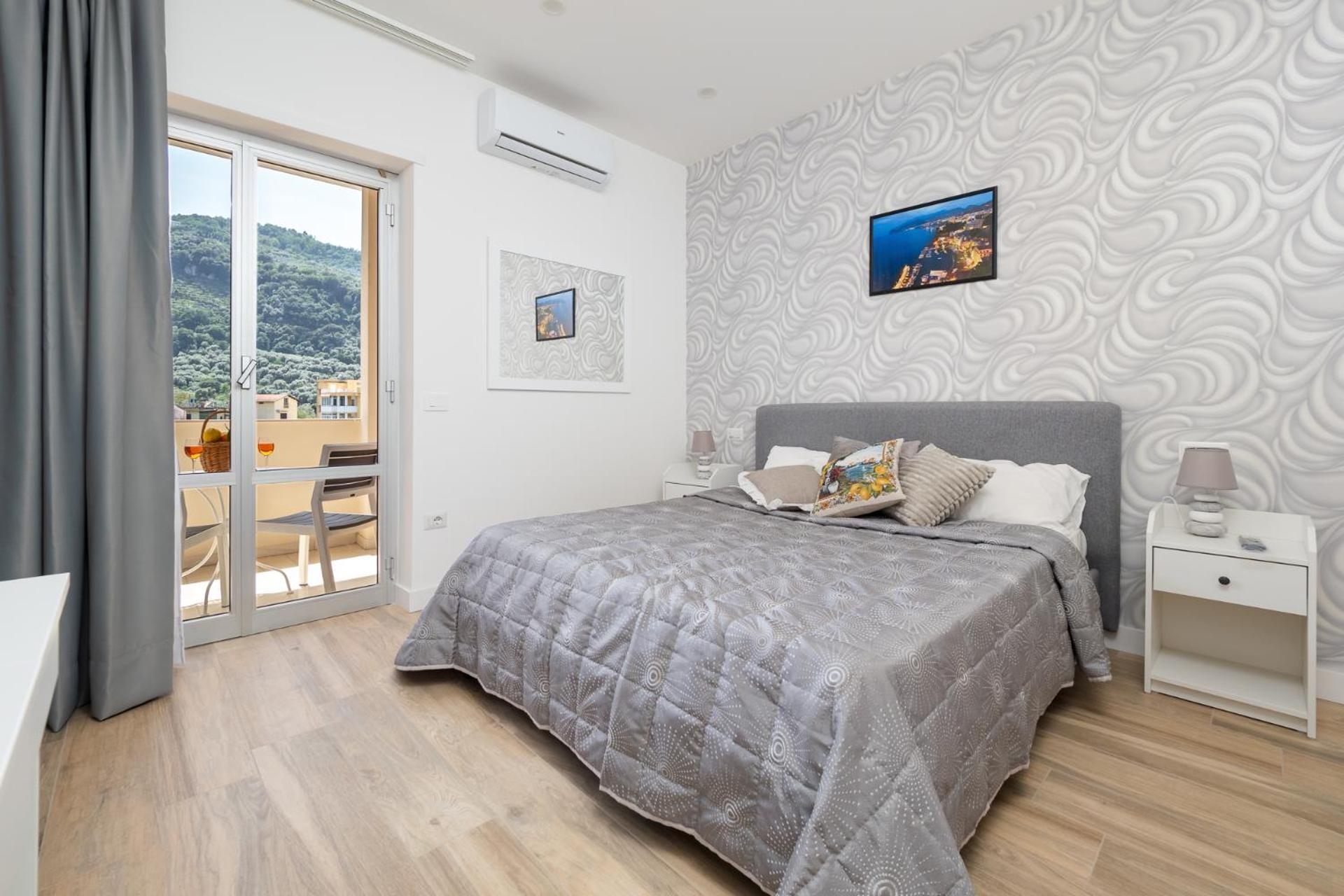 Nonno Angelo - 4 Bedrooms With Free Parking & Seaview Balcony Sorrento Exterior photo