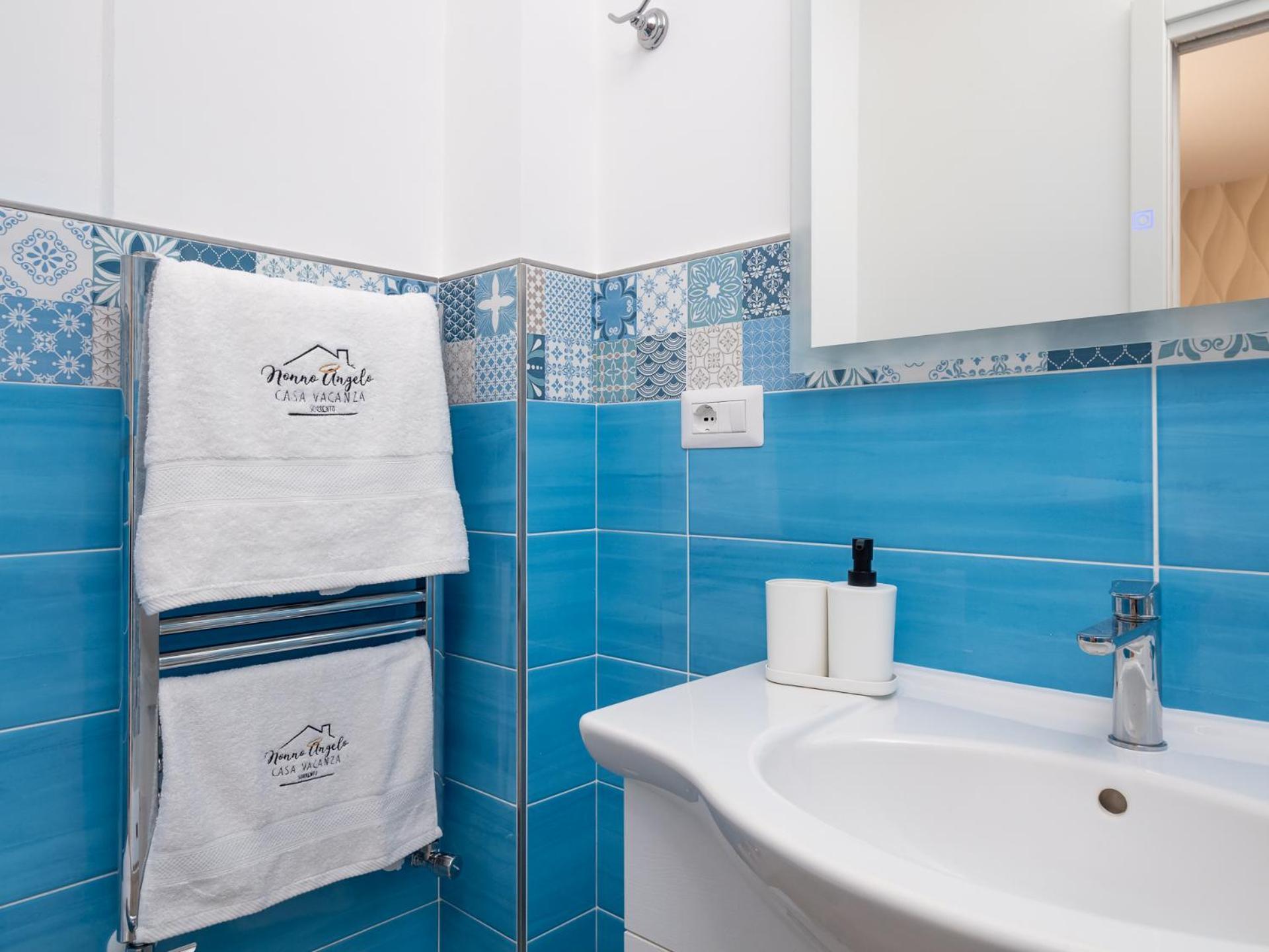 Nonno Angelo - 4 Bedrooms With Free Parking & Seaview Balcony Sorrento Exterior photo