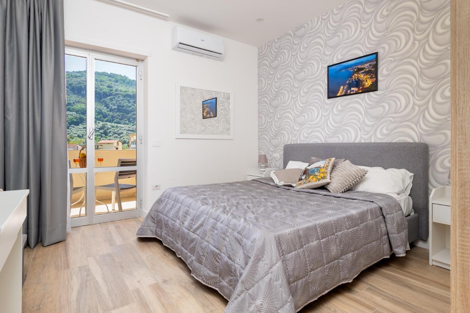 Nonno Angelo - 4 Bedrooms With Free Parking & Seaview Balcony Sorrento Exterior photo