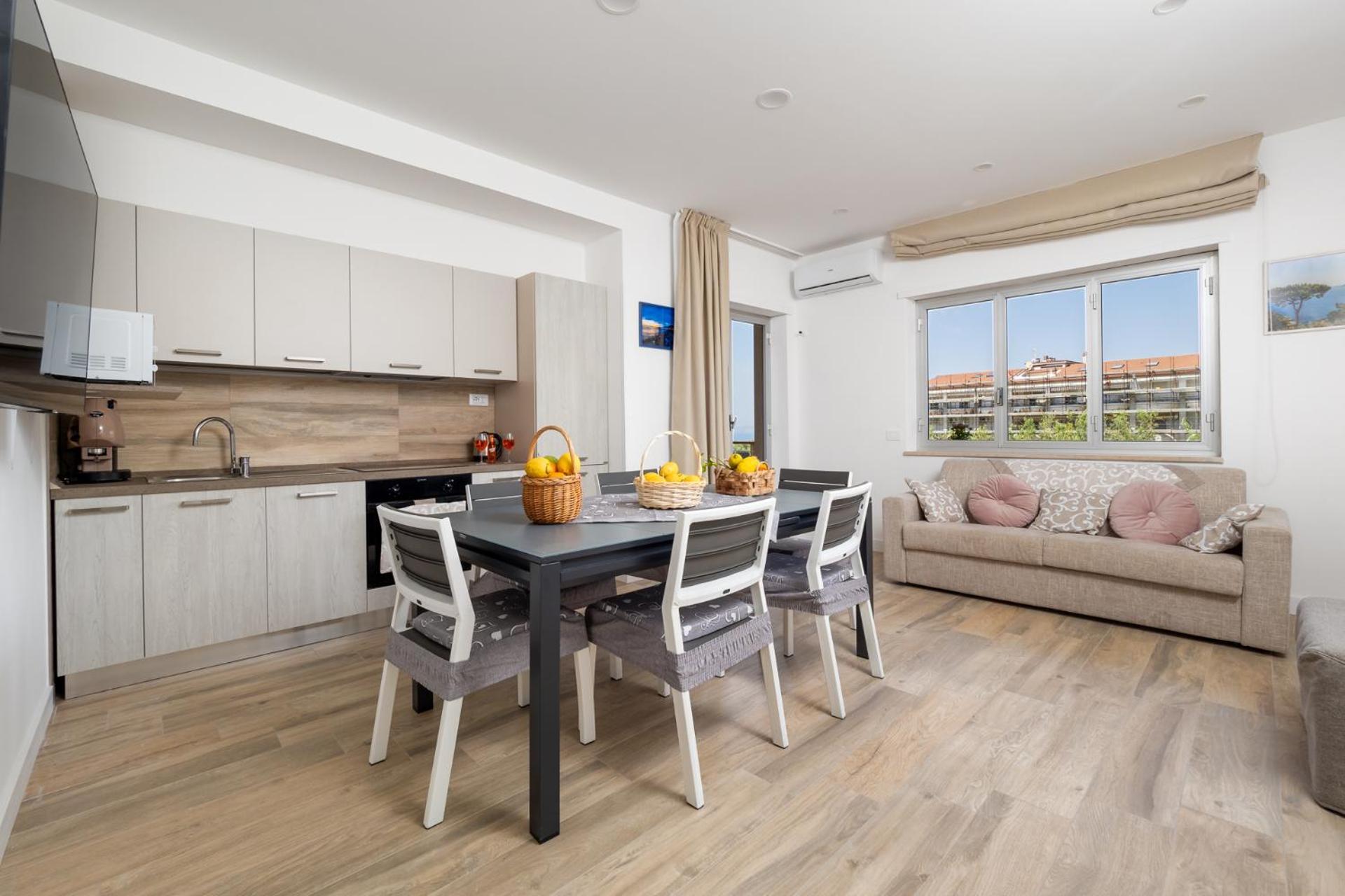 Nonno Angelo - 4 Bedrooms With Free Parking & Seaview Balcony Sorrento Exterior photo